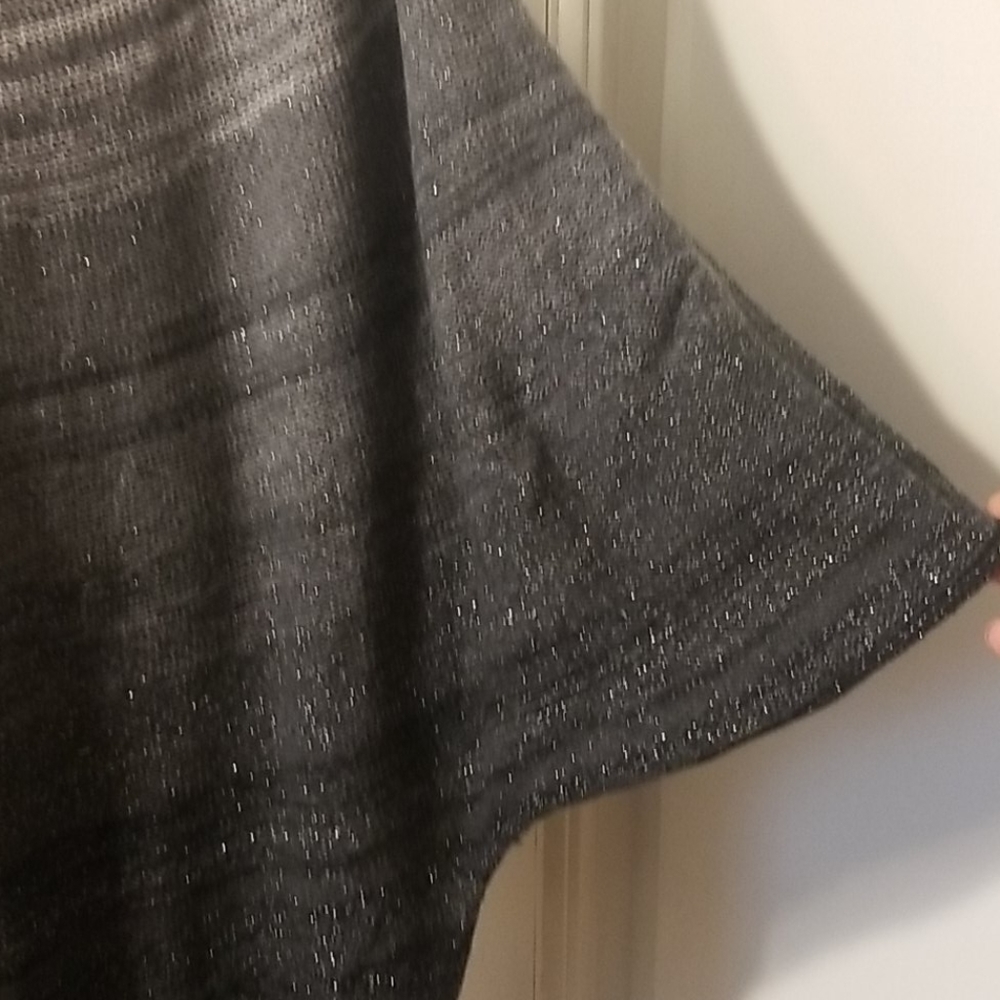 ANA Sweater - Picture 2 of 3